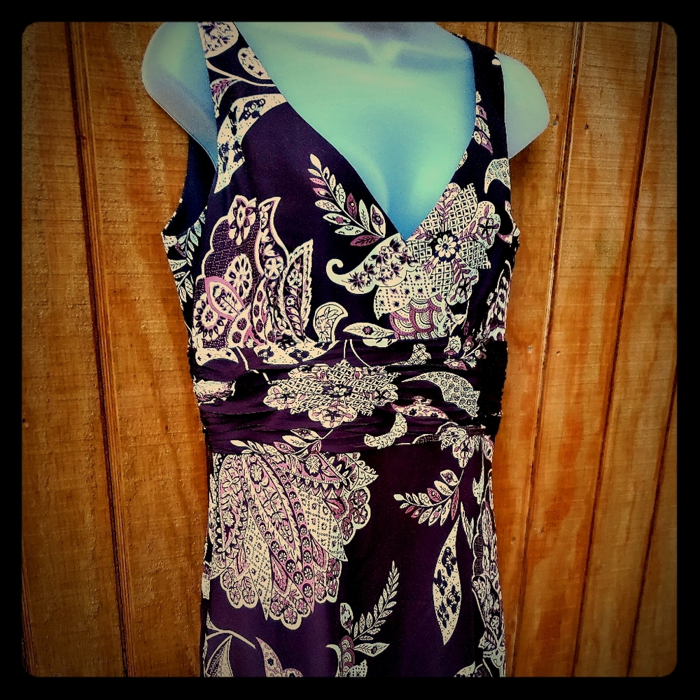 Ann Taylor silk, sleeveless, v-neck, midi size 6
